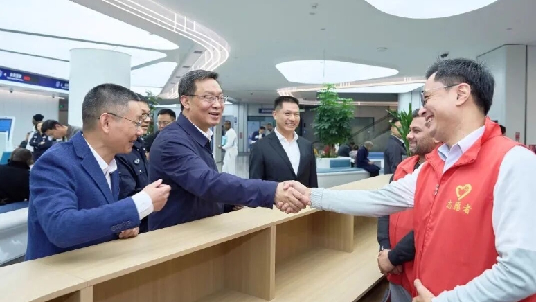 朱重烈在義烏宣講黨的二十屆四中全會精神并開展調研